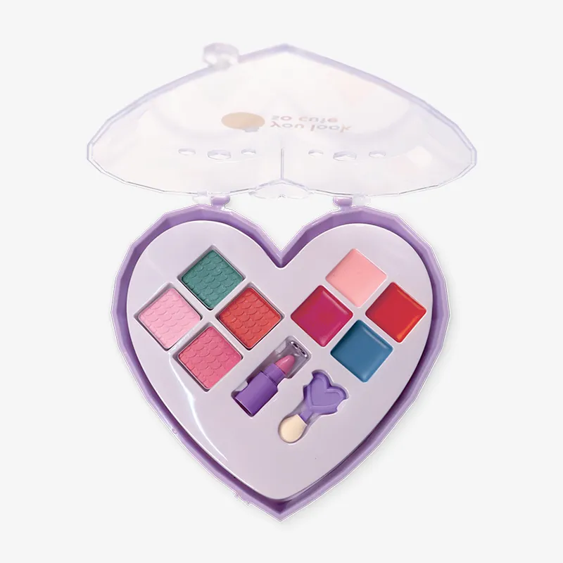 Big Heart Makeup Case, Photo 5 of 5